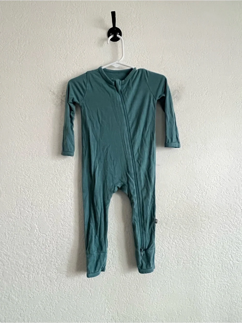 Kyte Baby Long Sleeve Zipper One-Piece Romper in Teal Size 12 - 18 Months